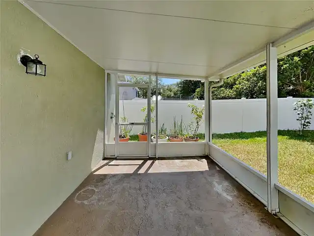 Listing Photo 16