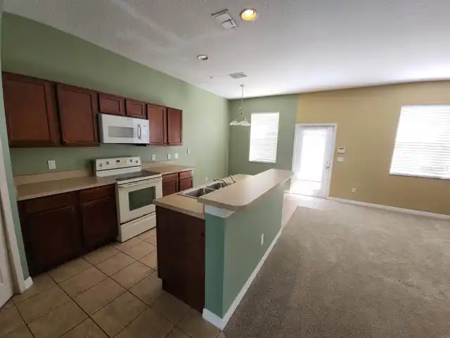 Listing Photo 7