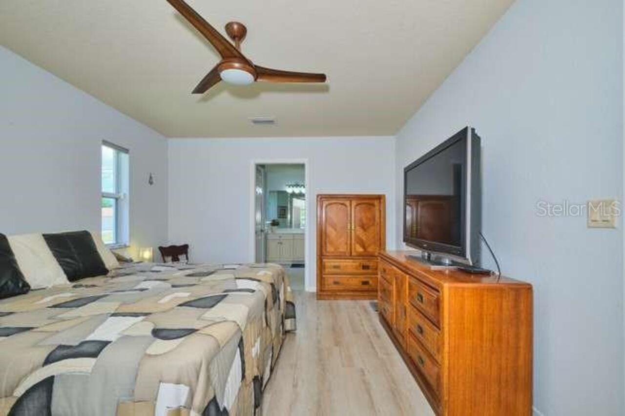 Listing Photo 10