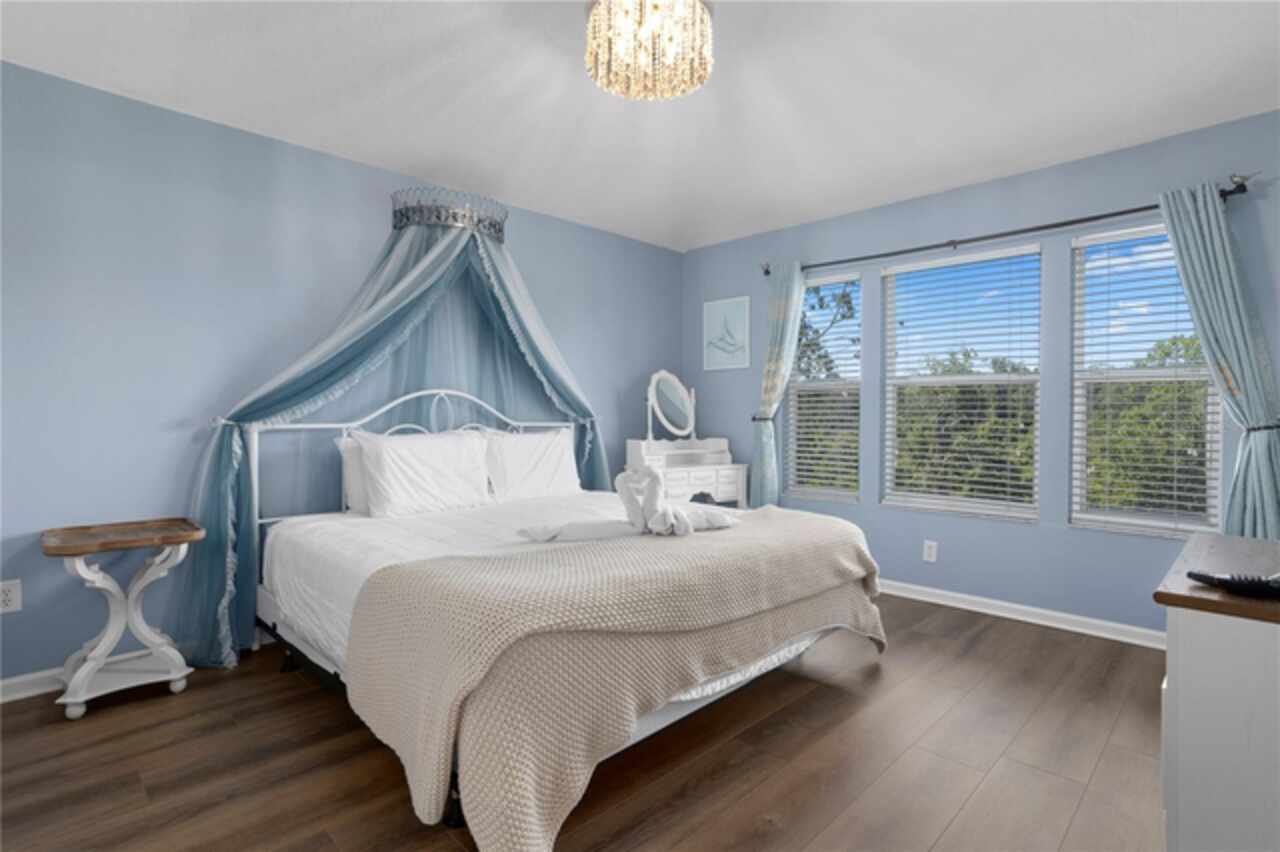 Listing Photo 18