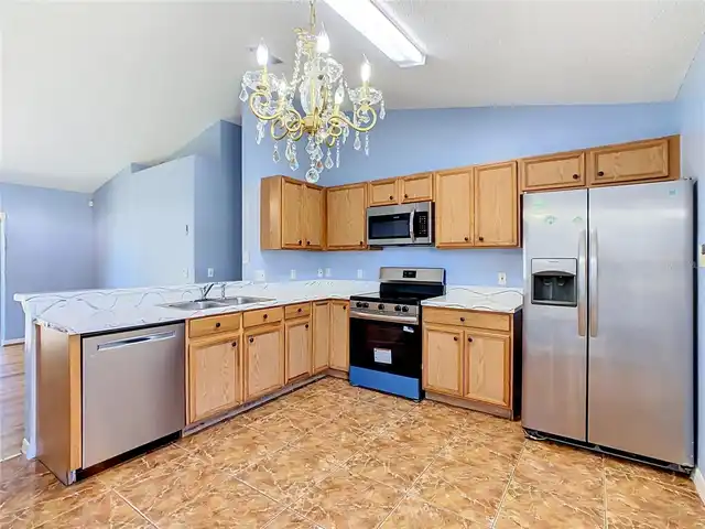 Listing Photo 8