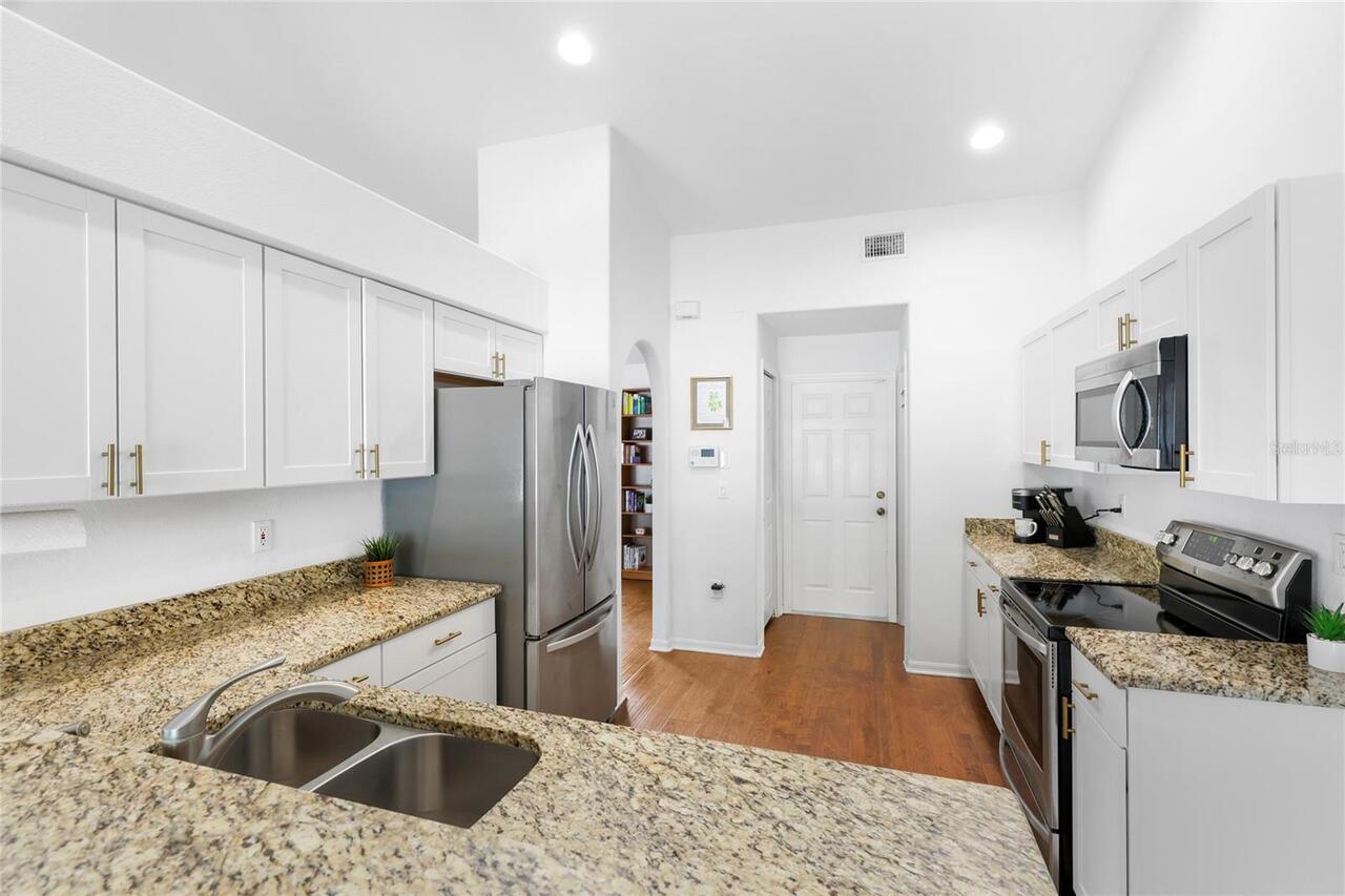 Listing Photo 11