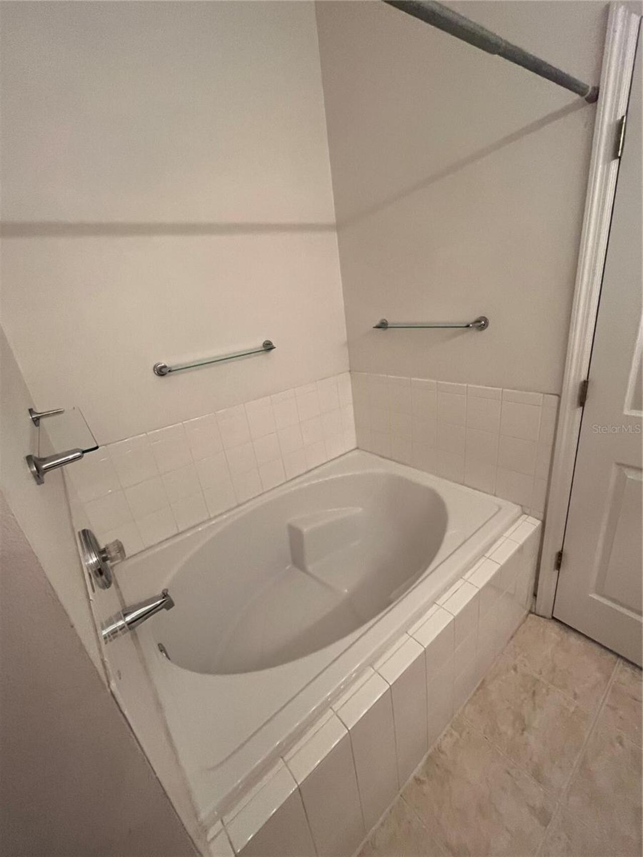 Listing Photo 14