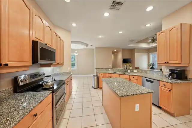 Listing Photo 16