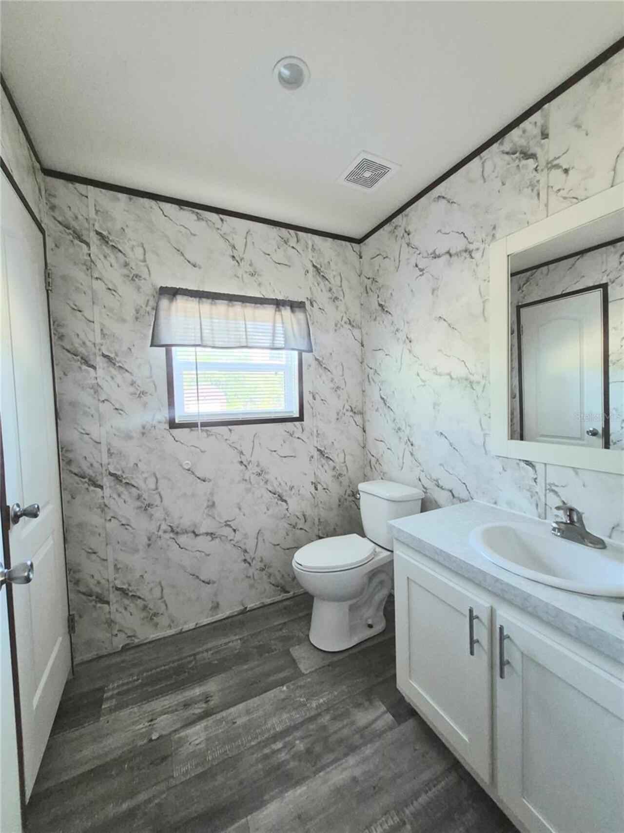 Listing Photo 12