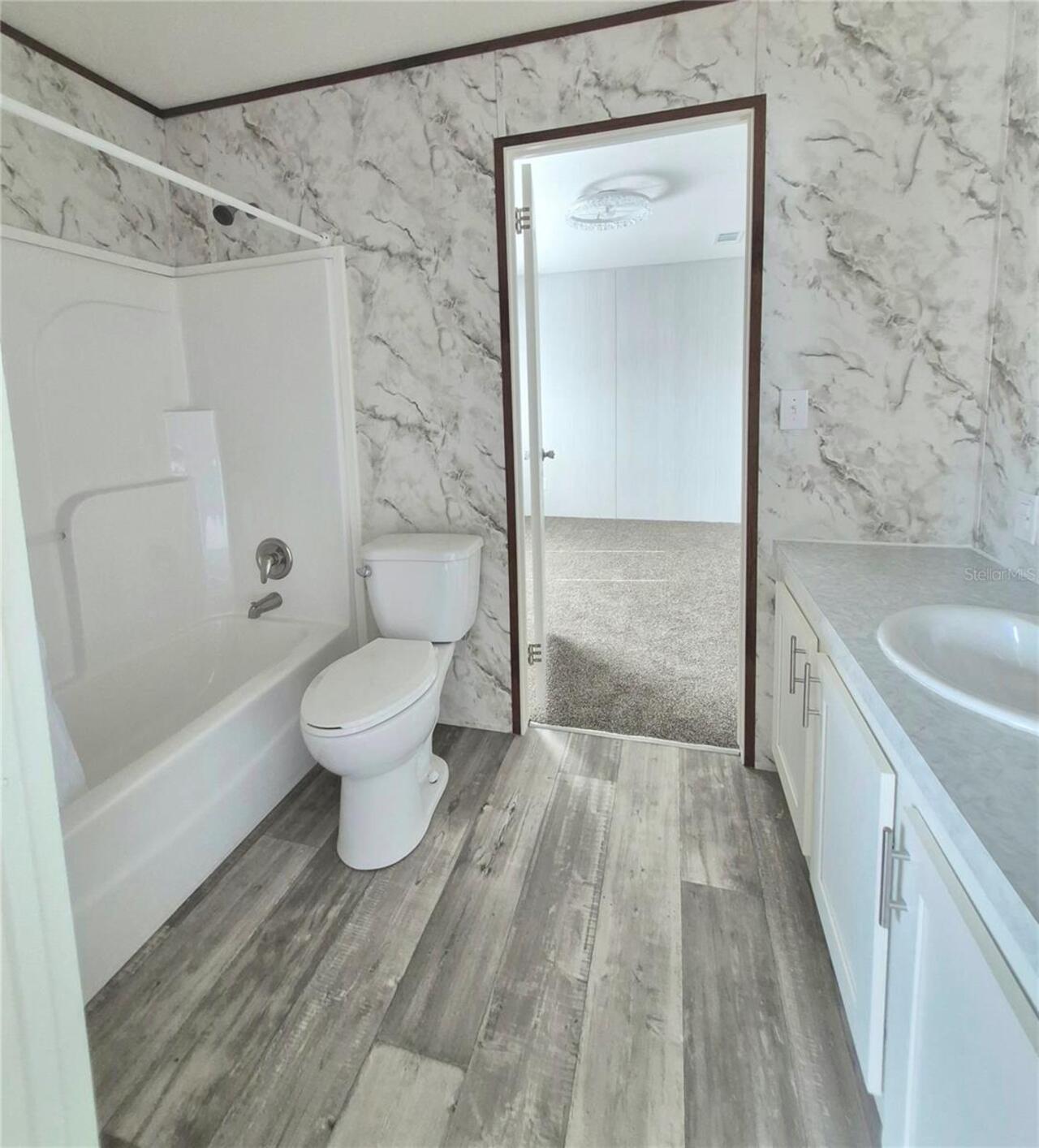 Listing Photo 17