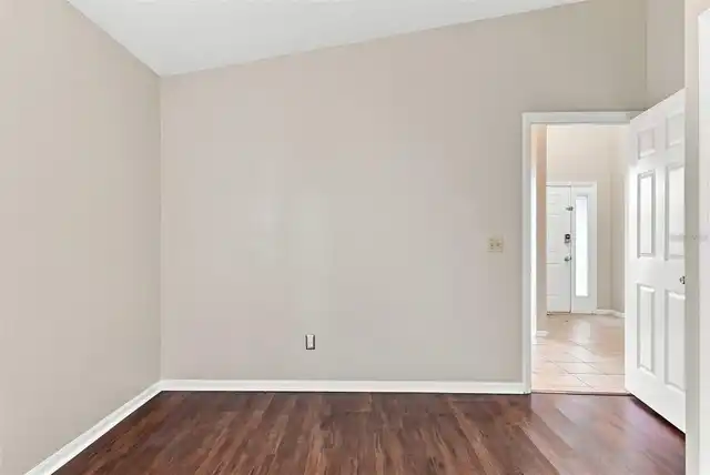 Listing Photo 16