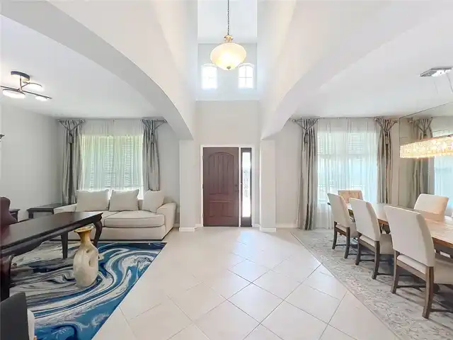 Listing Photo 12
