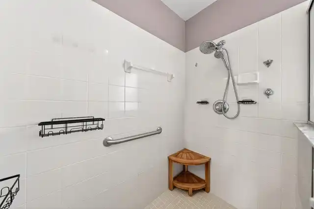 Listing Photo 12