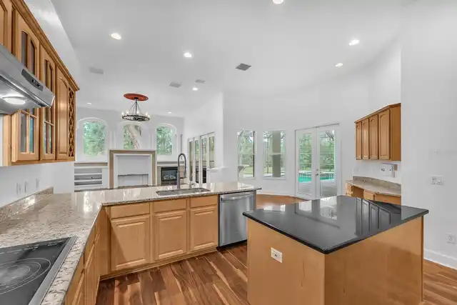 Listing Photo 16
