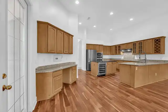 Listing Photo 18
