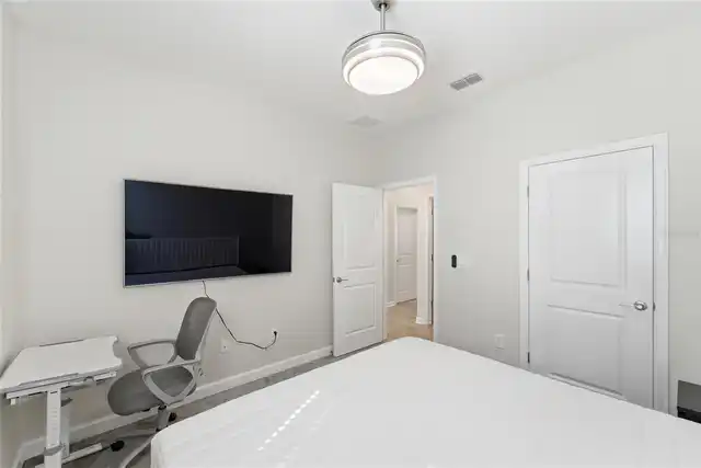 Listing Photo 20