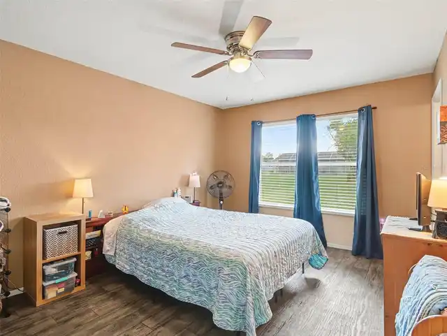 Listing Photo 17