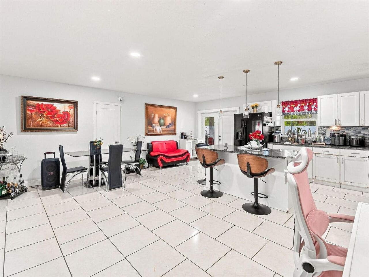Listing Photo 8