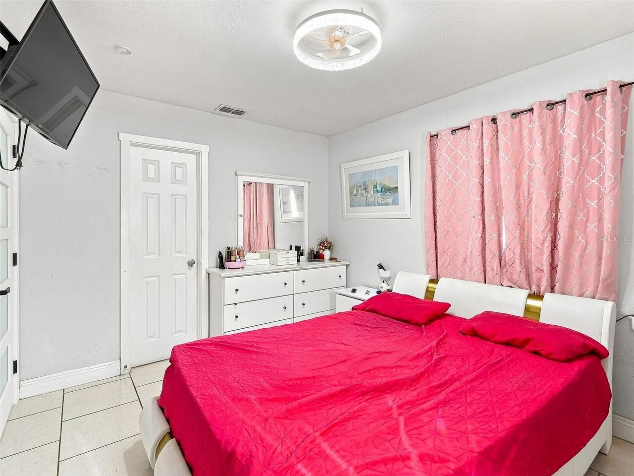 Listing Photo 17