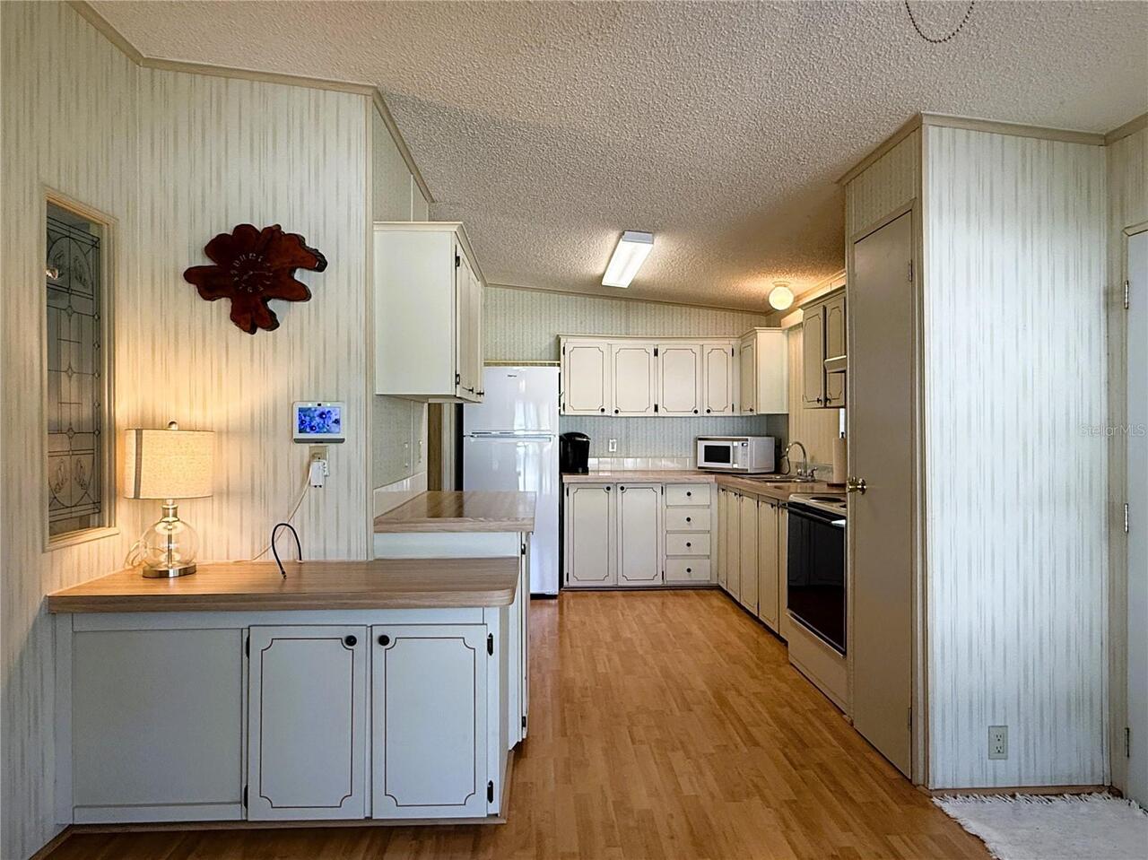 Listing Photo 11