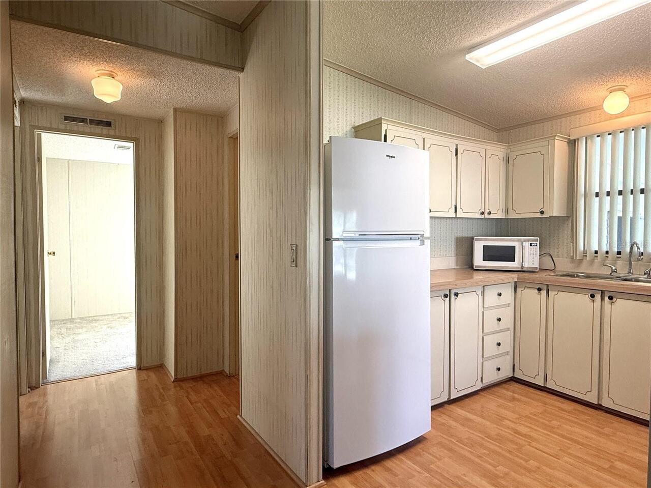 Listing Photo 12