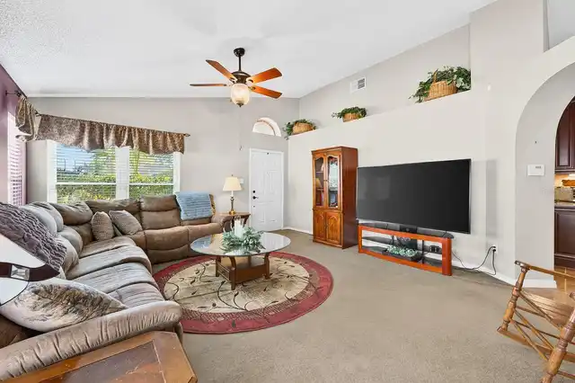 Listing Photo 9