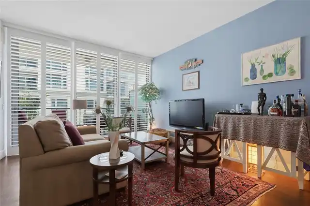 Listing Photo 10