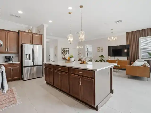 Listing Photo 10