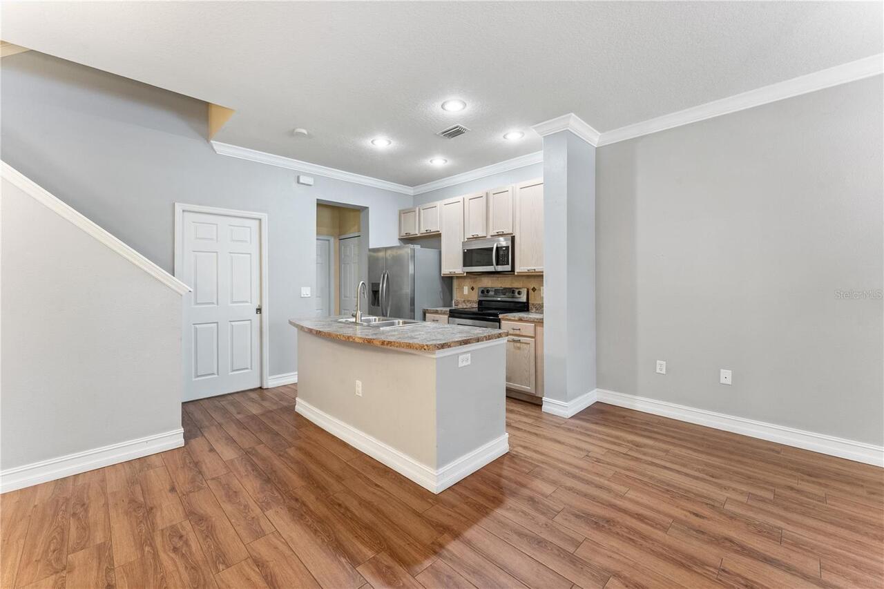 Listing Photo 8
