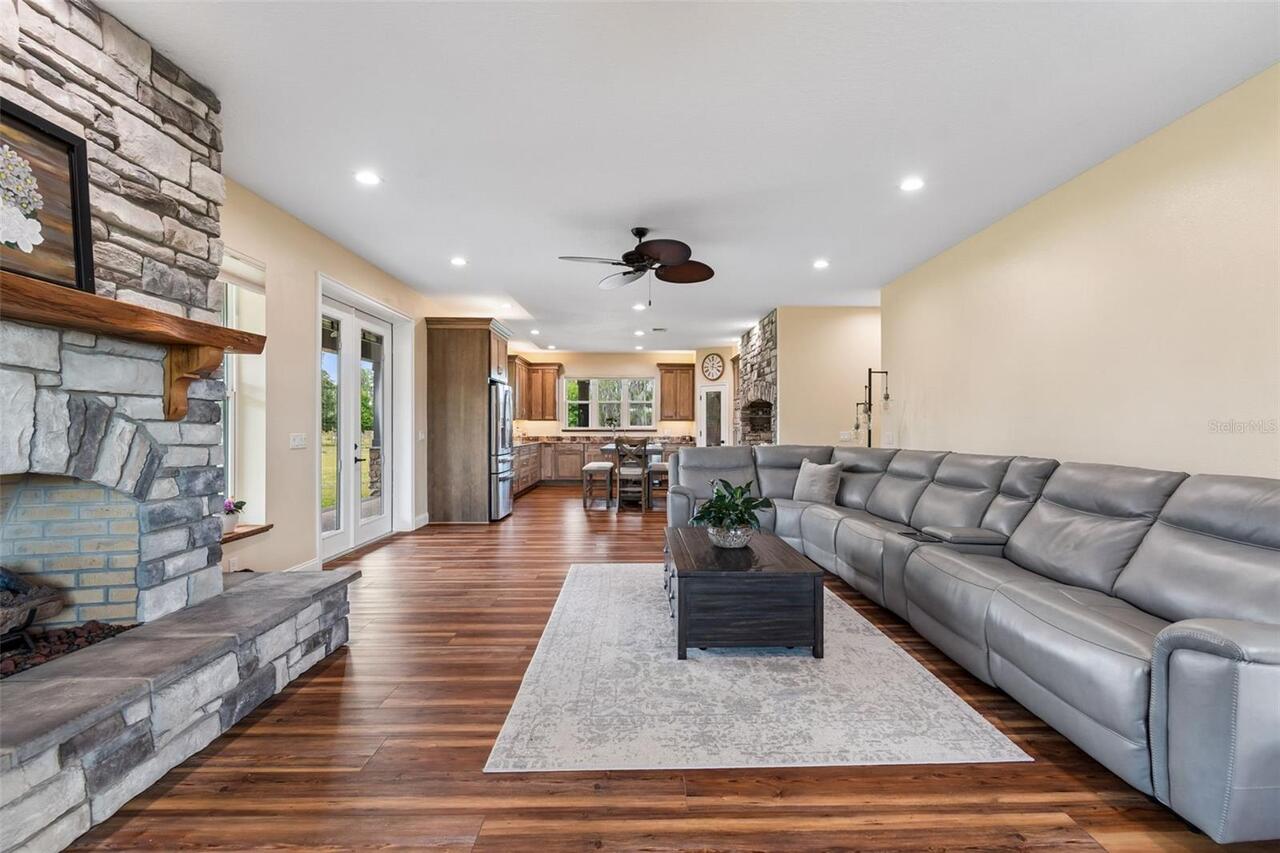 Listing Photo 11