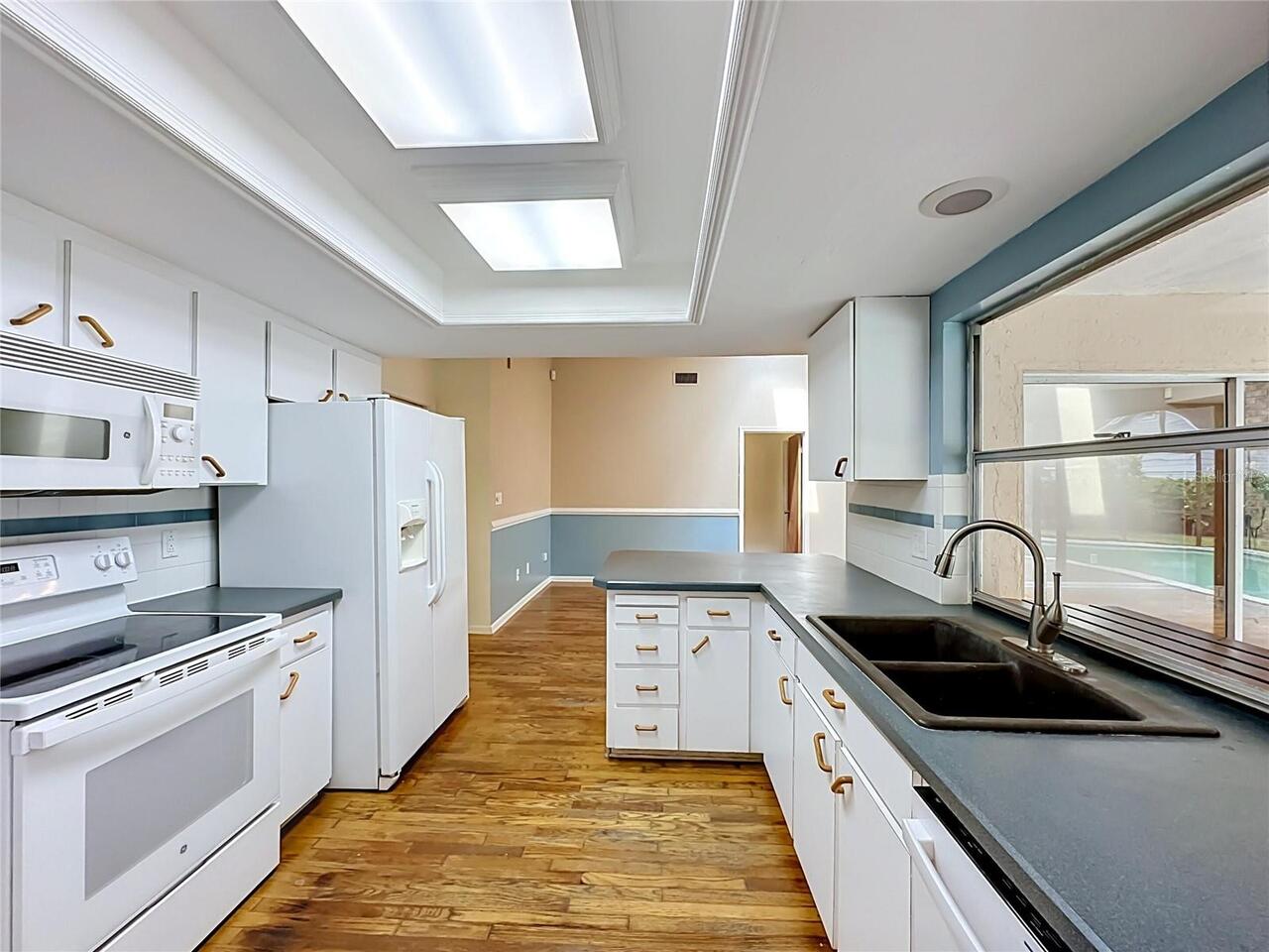 Listing Photo 17