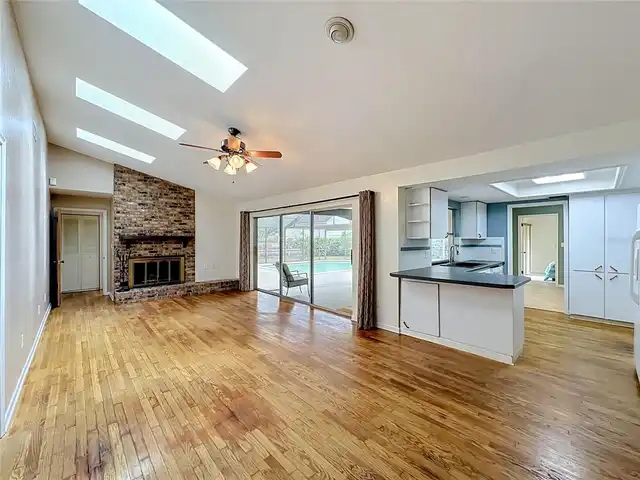 Listing Photo 22