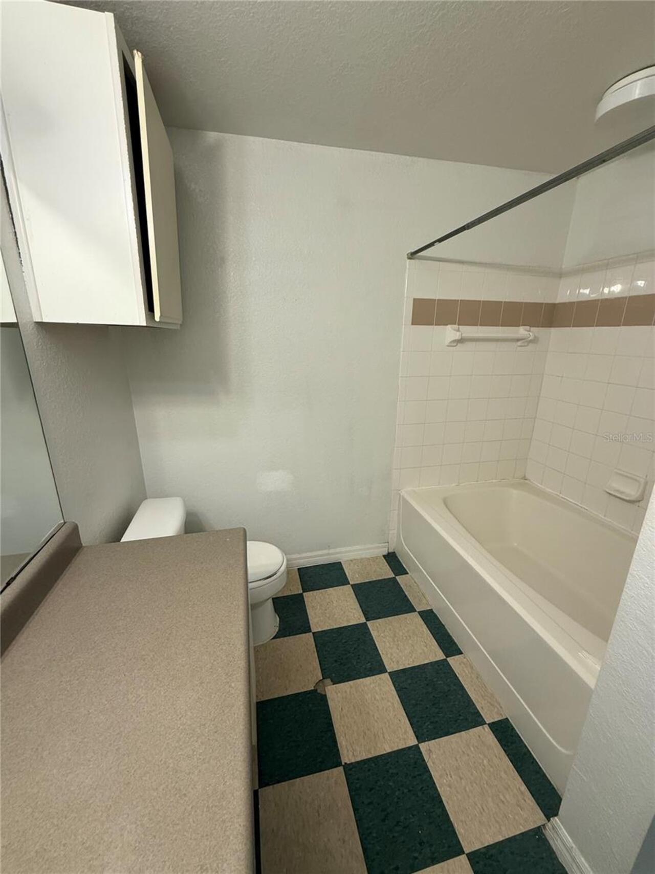 Listing Photo 8