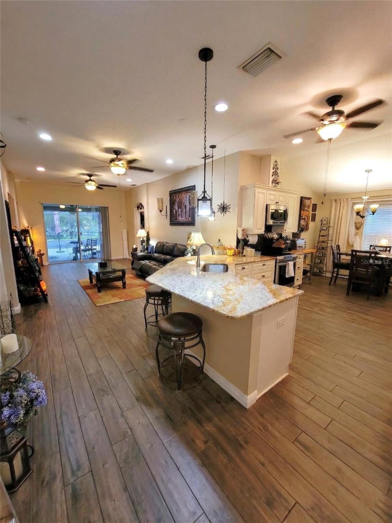 Listing Photo 8
