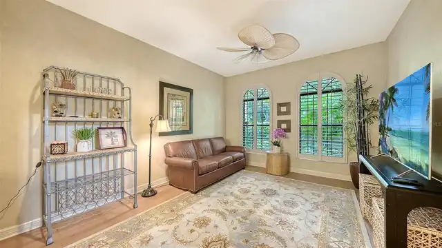 Listing Photo 14