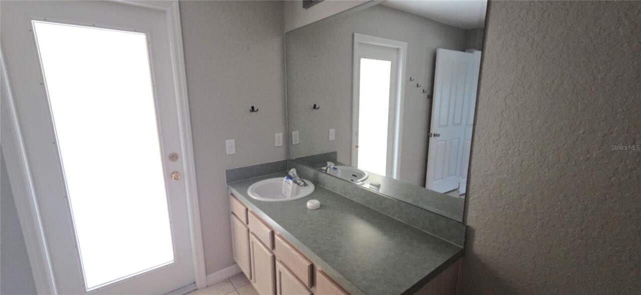 Listing Photo 12