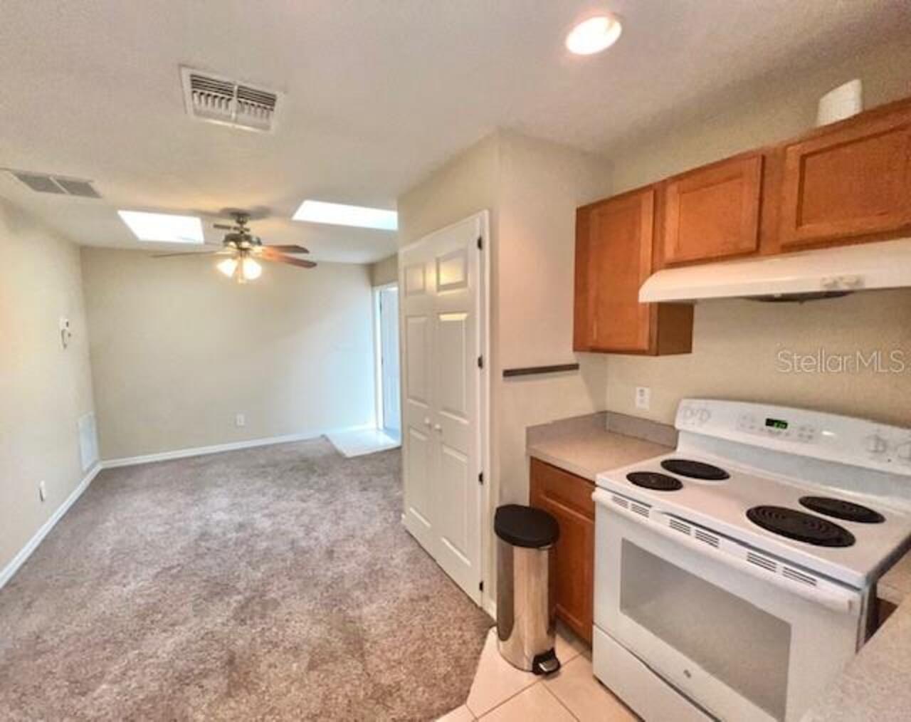 Listing Photo 10