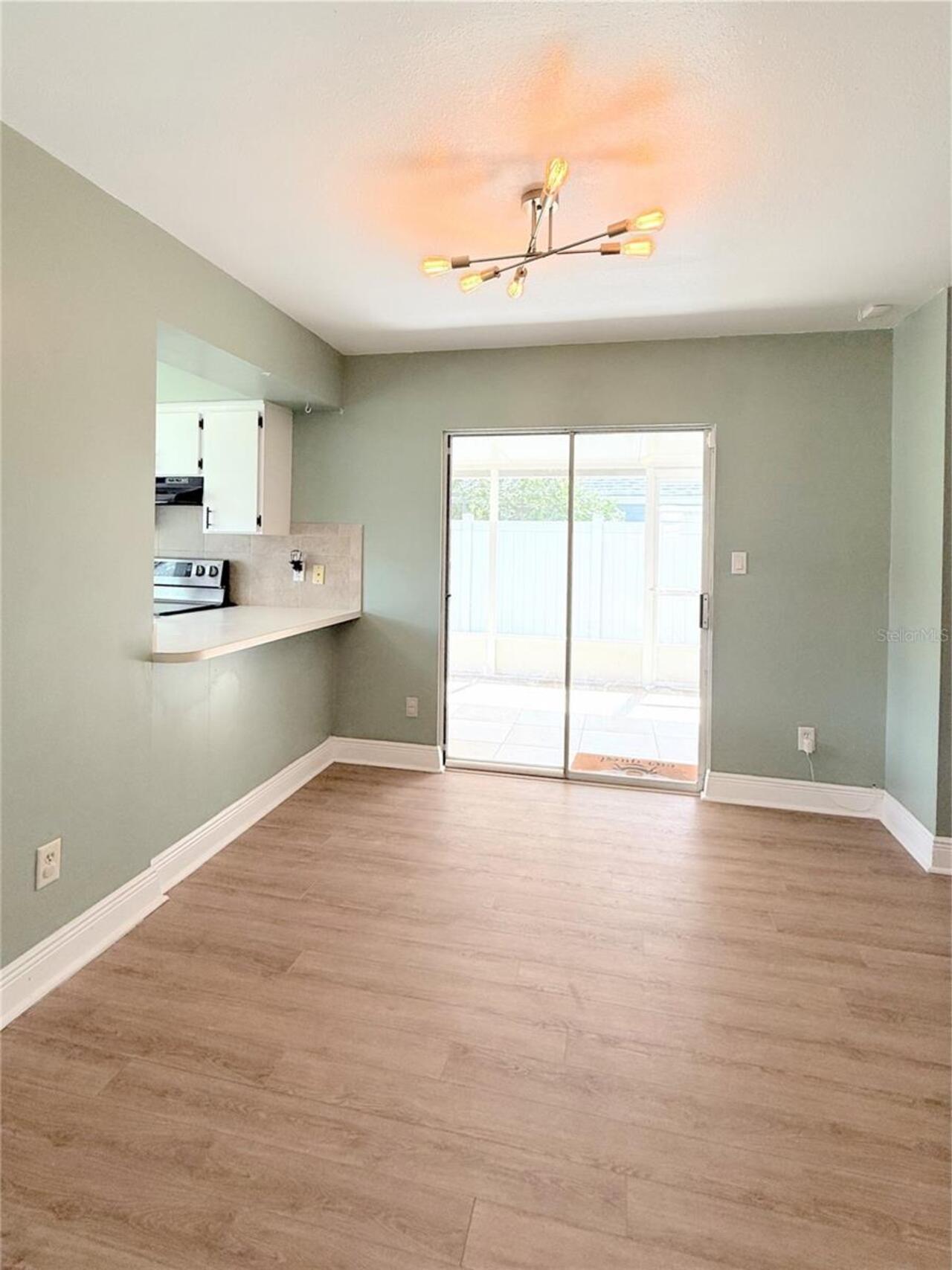 Listing Photo 8