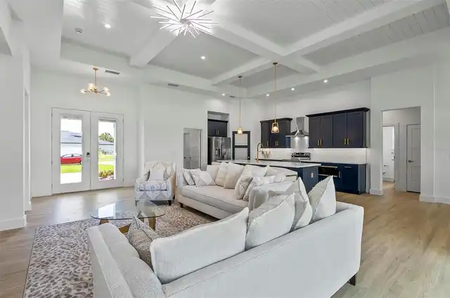 Listing Photo 8