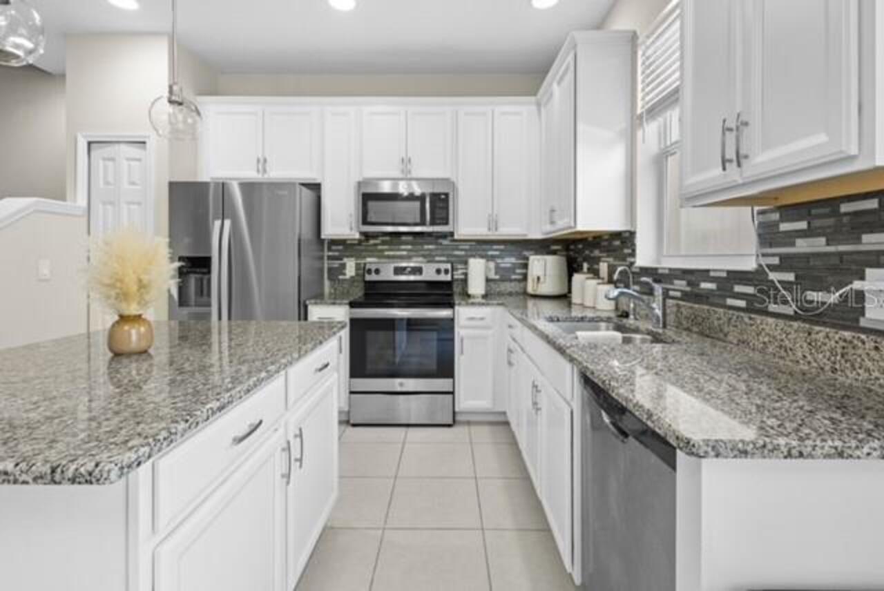 Listing Photo 12