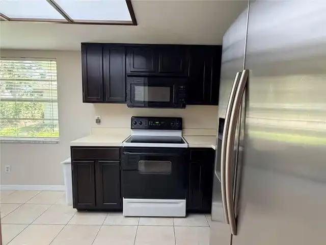 Listing Photo 10