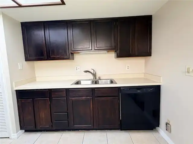 Listing Photo 12