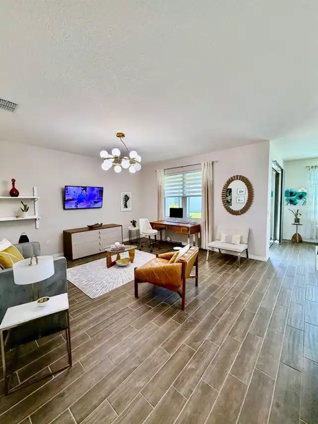 Listing Photo 17