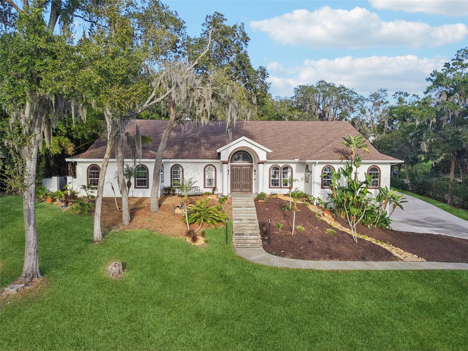 Minneola Real Estate