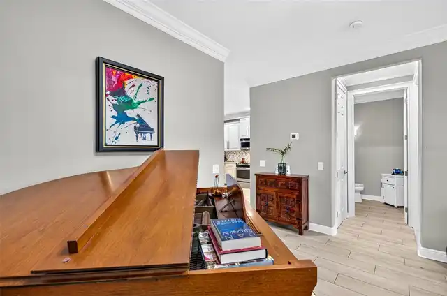 Listing Photo 8