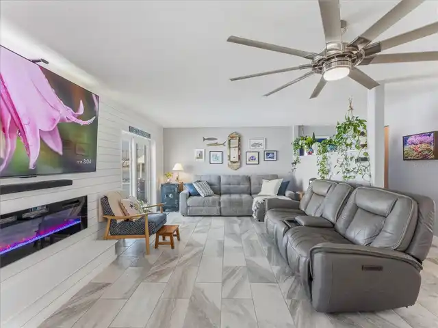 Listing Photo 15