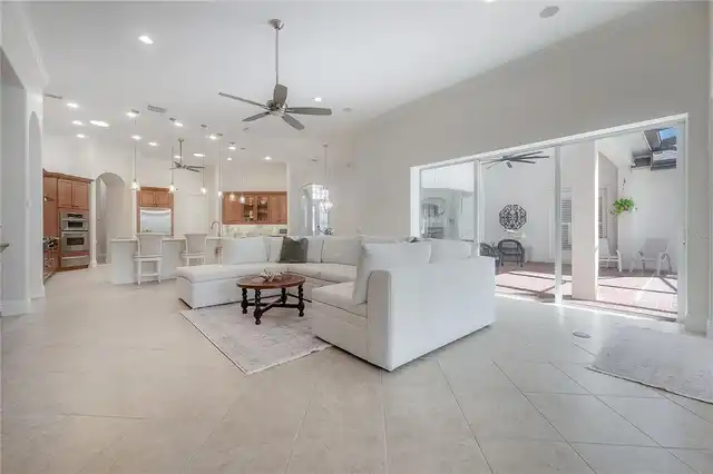Listing Photo 14
