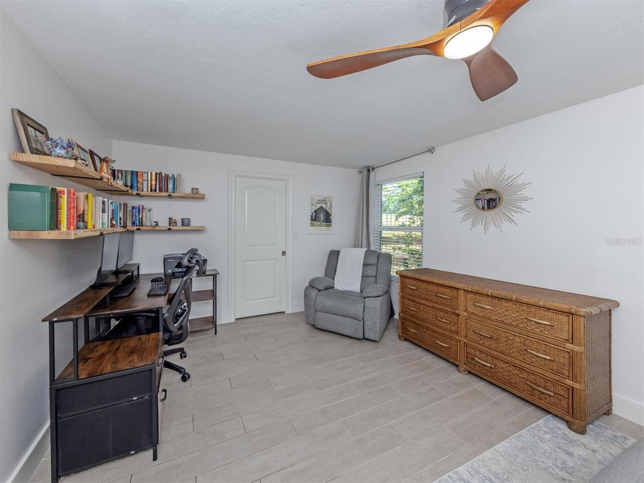 Listing Photo 12
