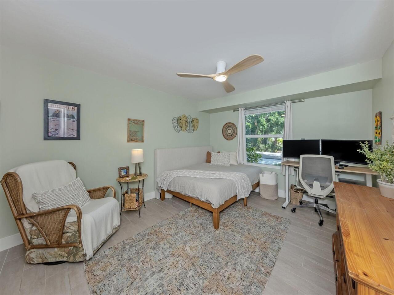 Listing Photo 14