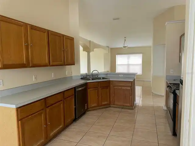 Listing Photo 6
