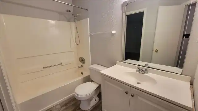 Listing Photo 15