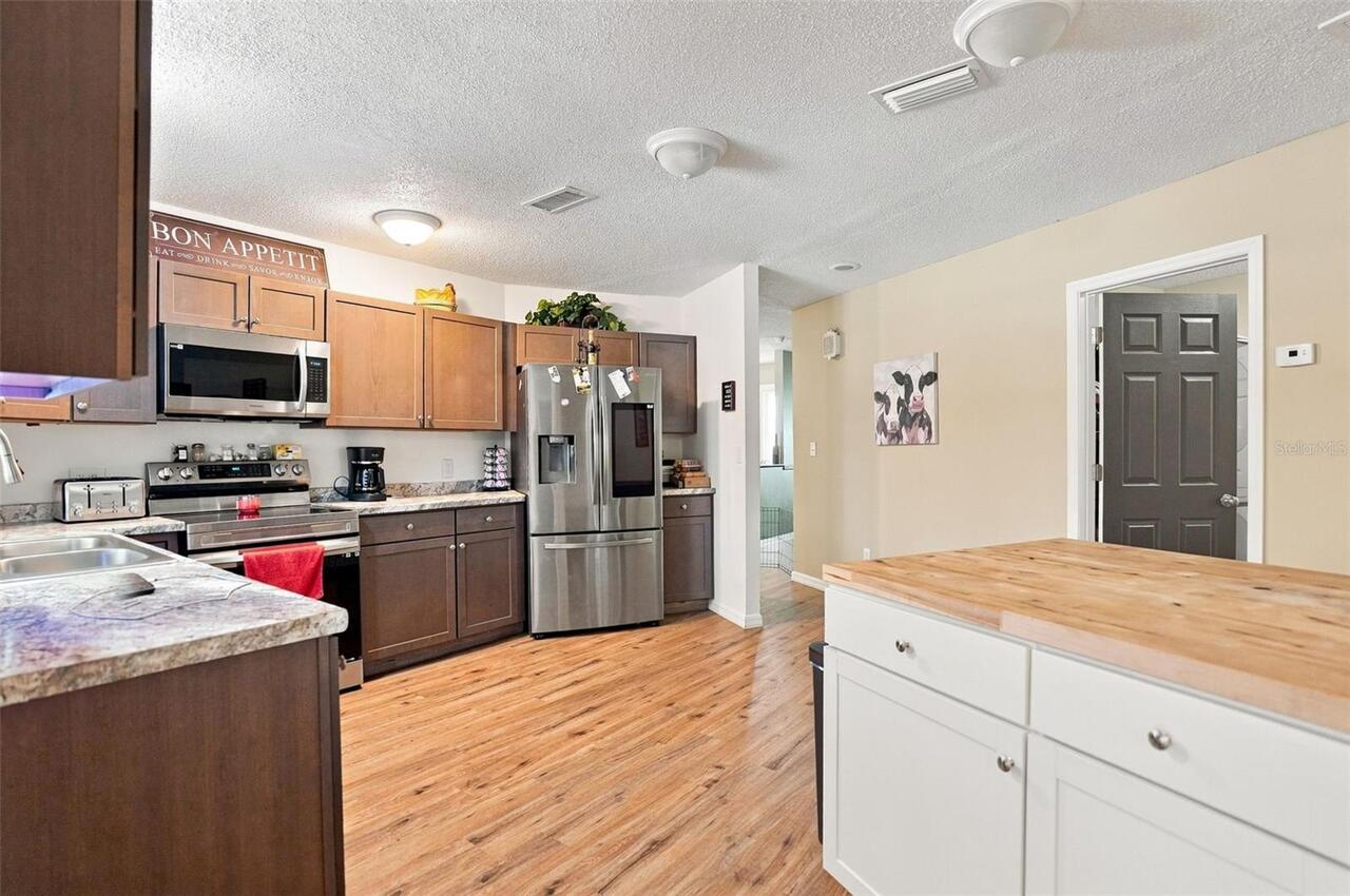 Listing Photo 10