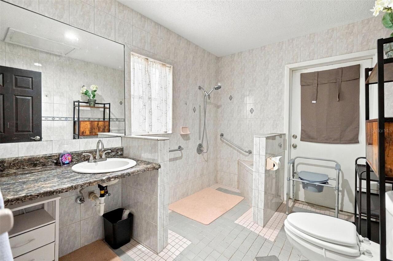 Listing Photo 16