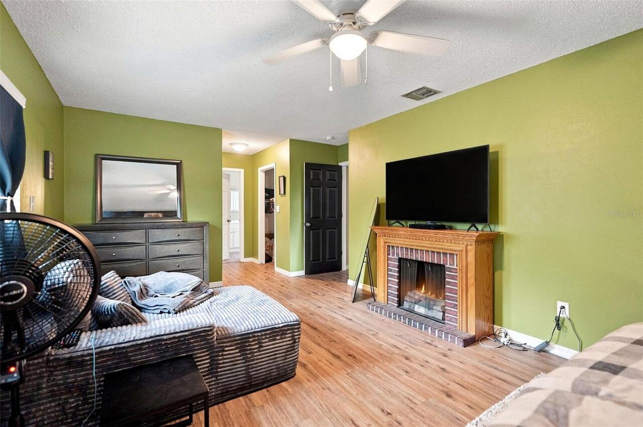 Listing Photo 17